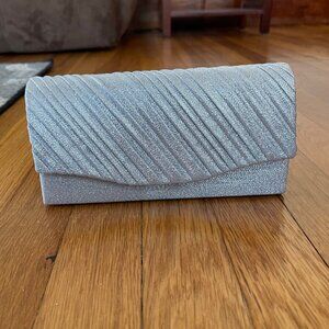 Sparkly Silver Glitter Clutch w/ Convertible Chain Strap